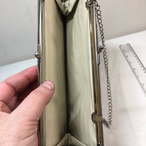 Vintage Silver Metallic Chain Purse - Picture 8 of 12
